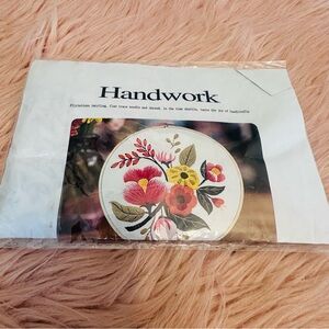 Floral Embroidery Hoop Art Kit
